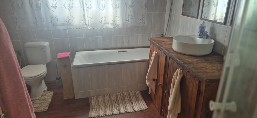 8 Bedroom Property for Sale in Bayswater Free State